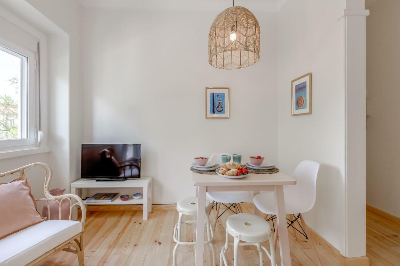 Sunny, Bright And Quiet Apartment, By Timecooler Lisboa Extérieur photo